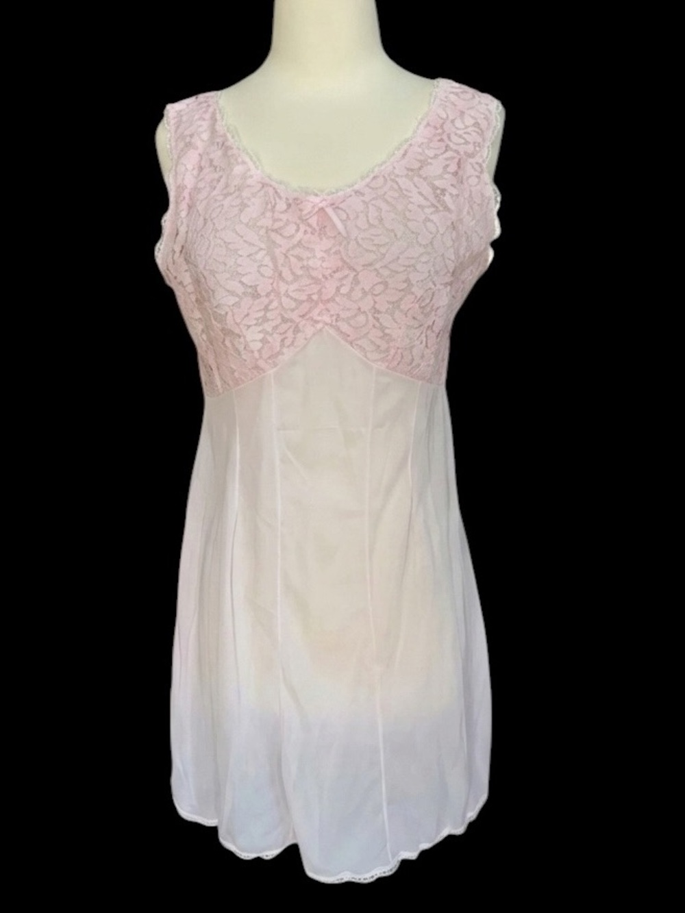 Deadstock w/o Tag 1960s Helion Nylon Chantillon Floral Lace‎ Bodice Nightgown